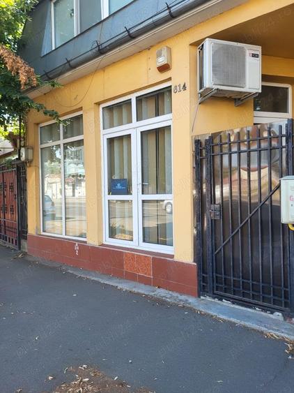 Casă cu 5 camere cu Teren 100 Mp în Central