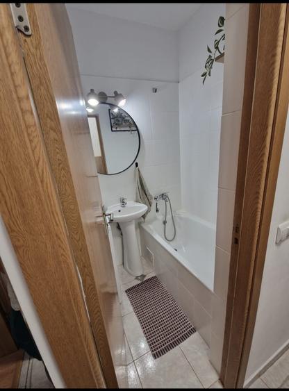 Apartament cu 2 camere nedecomandat, mobilat în P-ța Doina