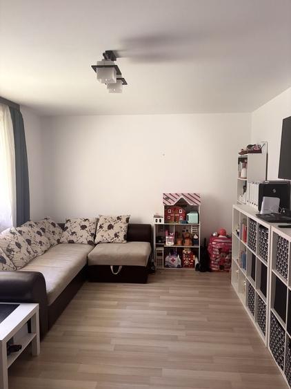 Apartament cu 2 camere decomandat în Tractorul
