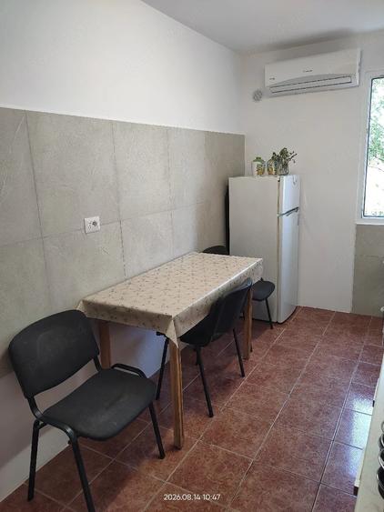 Apartament cu 2 camere decomandat în Titan