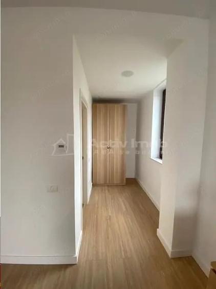 Apartament cu 3 camere decomandat în Dămăroaia