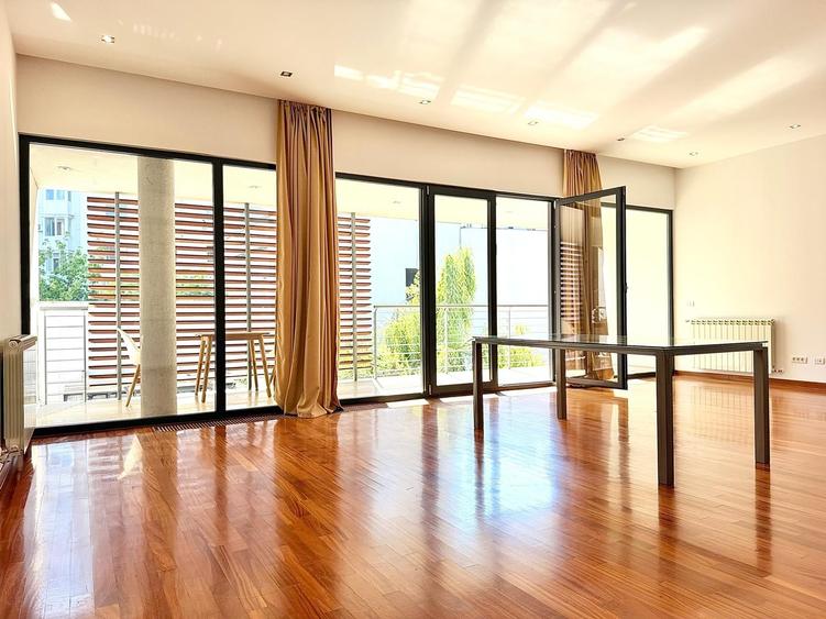 Apartament cu 4 camere decomandat în Dorobanți