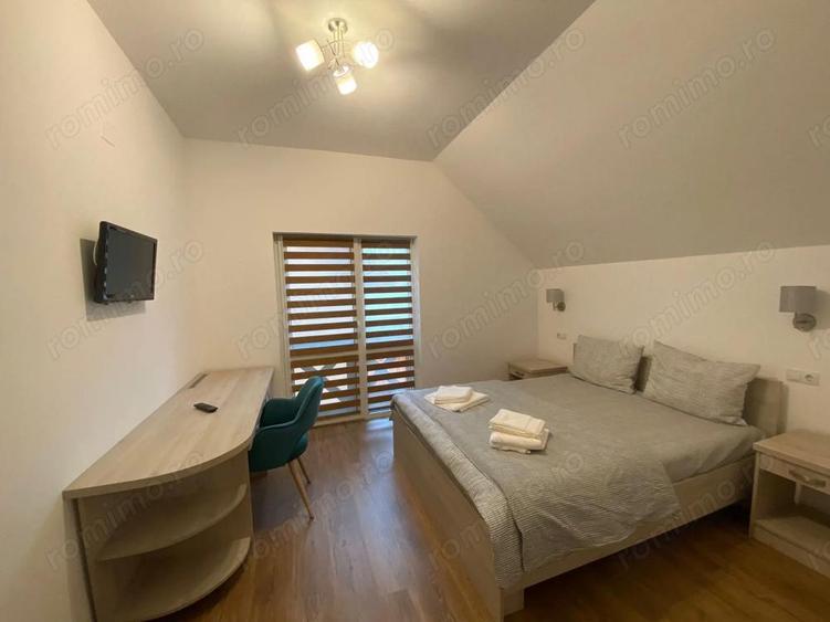 Casă cu 5 camere cu Teren 5000 Mp în Central