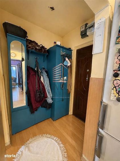 Apartament cu 3 camere semidecomandat în Rogerius