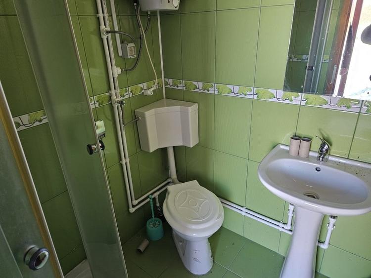 Casă individuală cu 6 camere cu Canalizare în Brădet