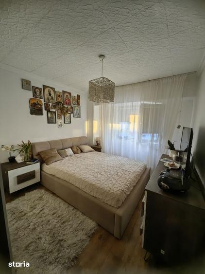 Apartament cu 4 camere decomandat, mobilat în Central