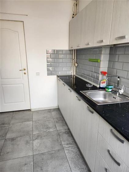Apartament cu 2 camere semidecomandat, mobilat în Nord