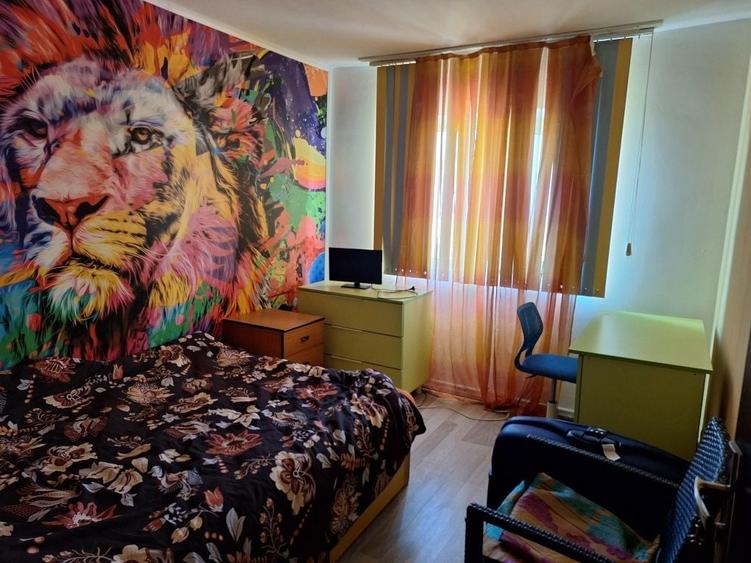 Apartament cu 3 camere decomandat în Central