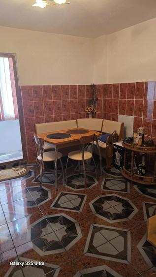 Apartament cu 2 camere decomandat în Horia