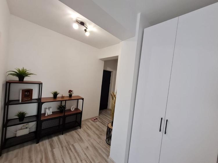 Garsonieră decomandată în Central