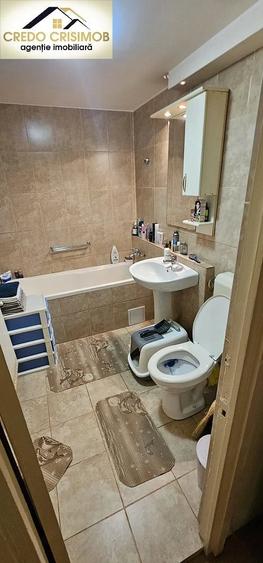 Apartament cu 3 camere decomandat în Micro IV
