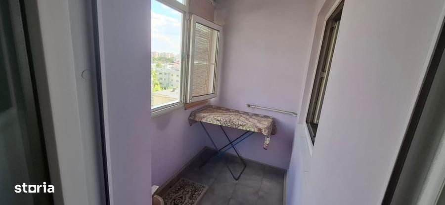 Apartament cu 3 camere semidecomandat în Exterior Vest