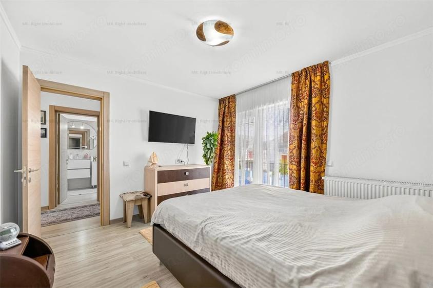 Casă cu 5 camere cu Teren 227 Mp în Sânpetru
