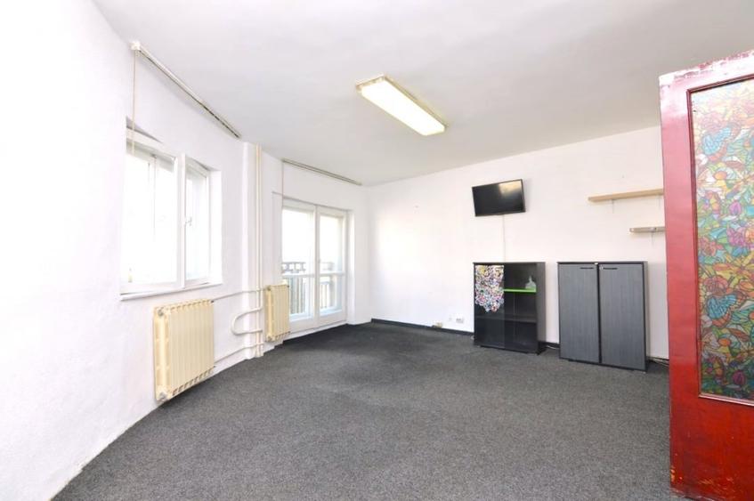 Apartament cu 3 camere decomandat, mobilat în Unirii