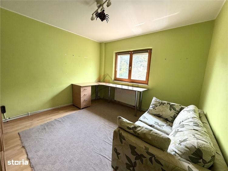 Apartament cu 3 camere decomandat în Nicolina