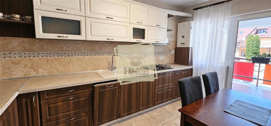 Apartament cu 3 camere decomandat, mobilat în Aeroport