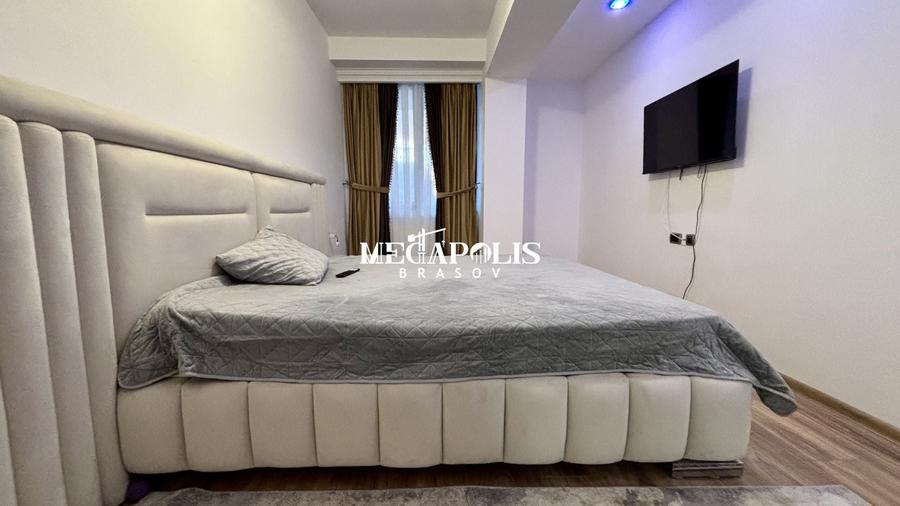 Apartament cu 3 camere decomandat în Tractorul