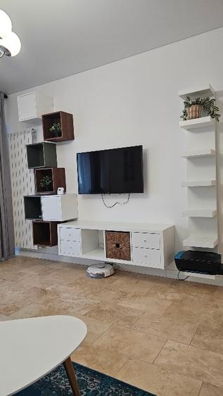 Apartament cu 2 camere decomandat, mobilat în Central
