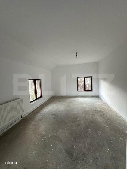 Casă cu 4 camere în Central