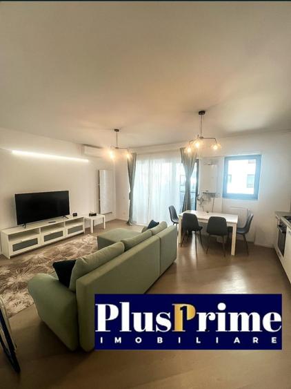 Apartament cu 4 camere semidecomandat în Tineretului