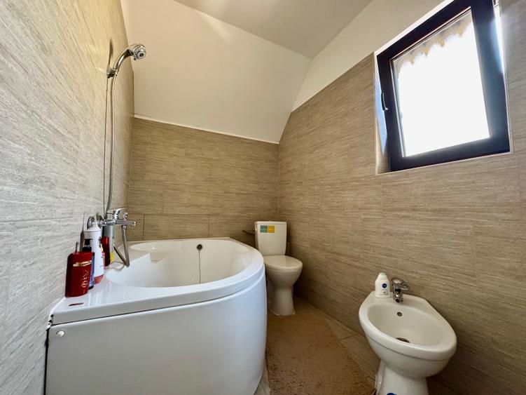 Casă individuală cu 5 camere cu Teren 230 Mp în Giroc