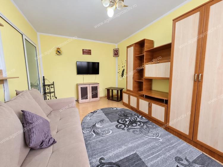 Apartament cu 2 camere decomandat în Micro 21