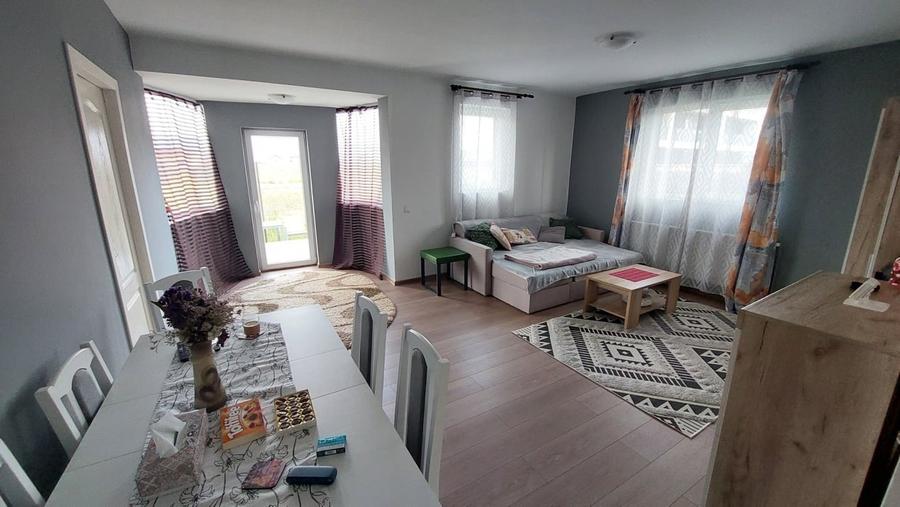 Casă individuală cu 5 camere cu Teren 350 Mp în Micești