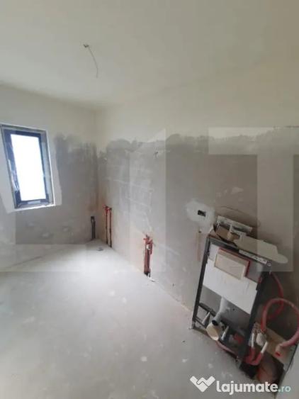 Casă cu 5 camere cu Teren 604 Mp în Giarmata