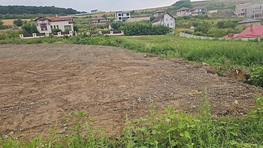 Teren de 500 mp, în Nazna