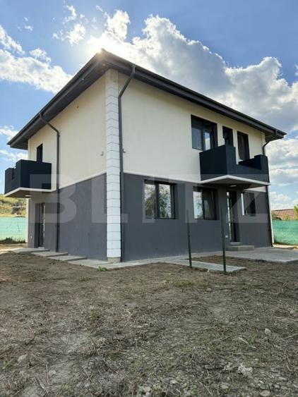 Casă individuală cu 4 camere cu Teren 425 Mp în Tomești