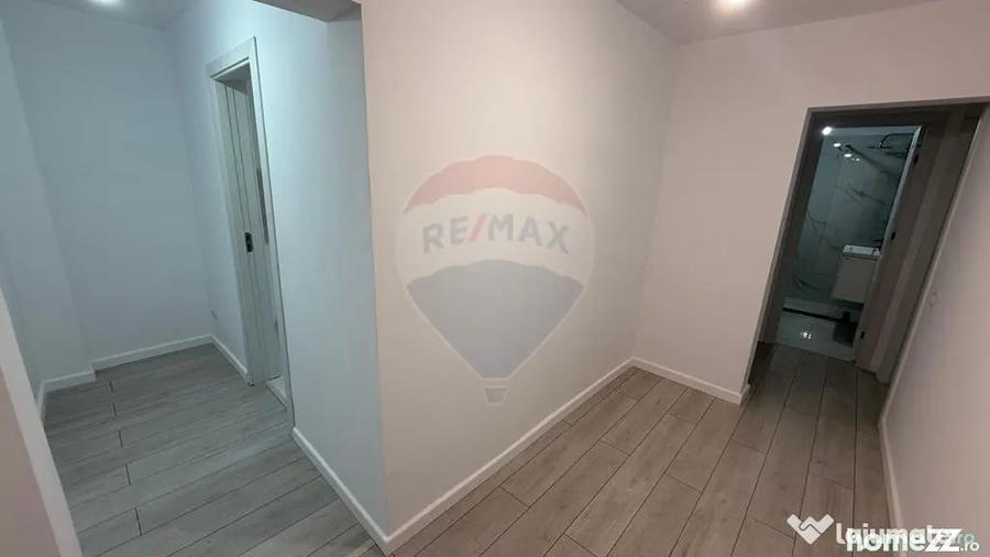 Apartament cu 3 camere decomandat în Sud