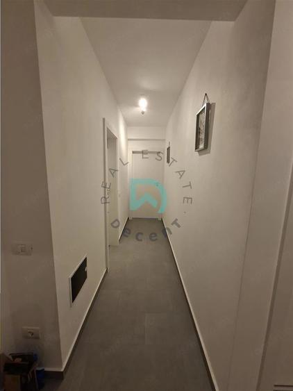 Apartament cu 2 camere decomandat în Tractorul