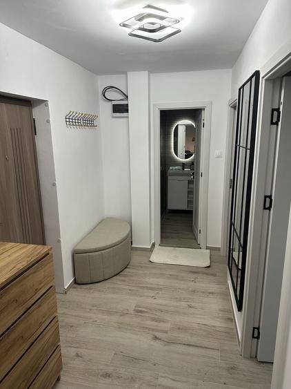 Apartament cu 2 camere decomandat, mobilat în Exterior Vest