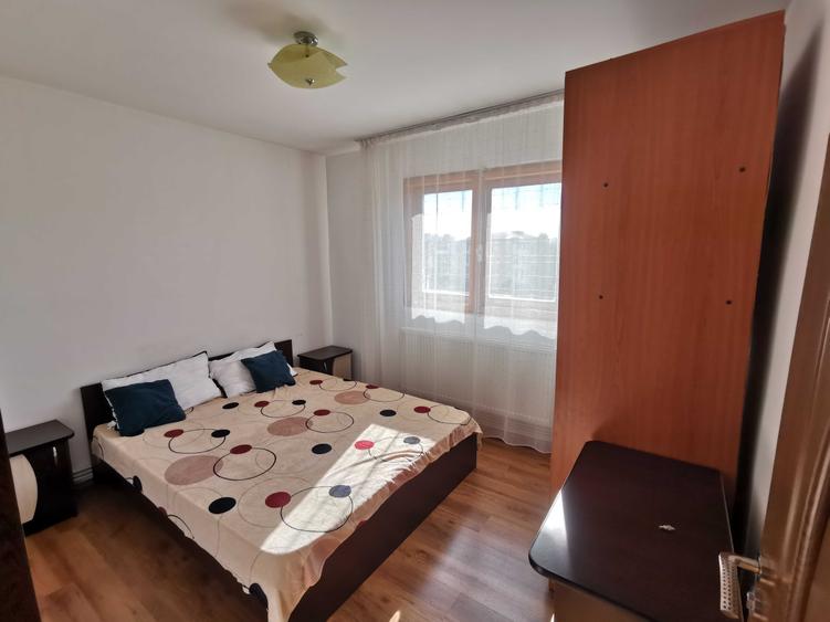 Apartament cu 2 camere semidecomandat în Craiovița Nouă