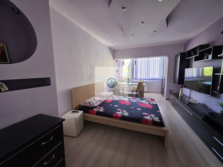 Apartament cu 3 camere decomandat, mobilat în Minerul