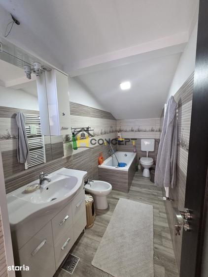 Casă cu 4 camere cu Teren 300 Mp în Central