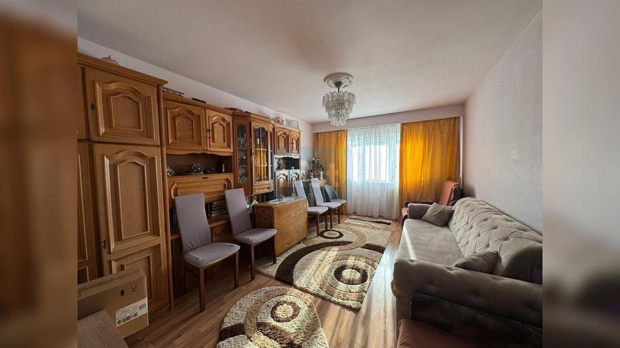 Apartament cu 2 camere decomandat în Între Lacuri