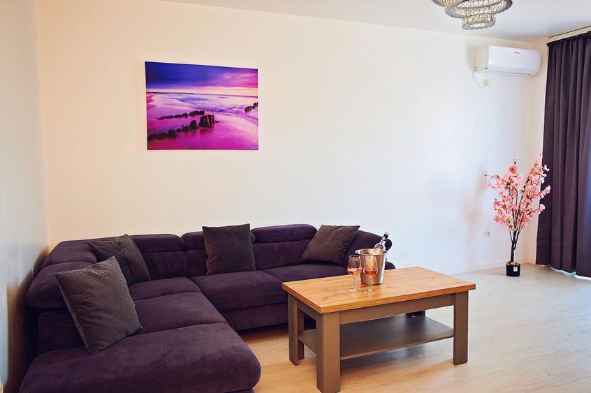Apartament cu 3 camere decomandat în Central