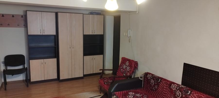 Garsonieră decomandată în Bună Ziua