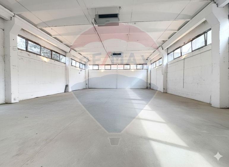 Spațiu comercial, de 261 mp, în Freidorf