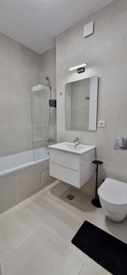 Apartament cu 2 camere semidecomandat în Podu Roș