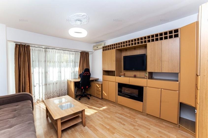 Apartament cu 3 camere decomandat în Berceni