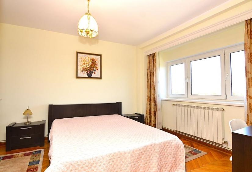 Apartament cu 3 camere decomandat, mobilat în Libertății