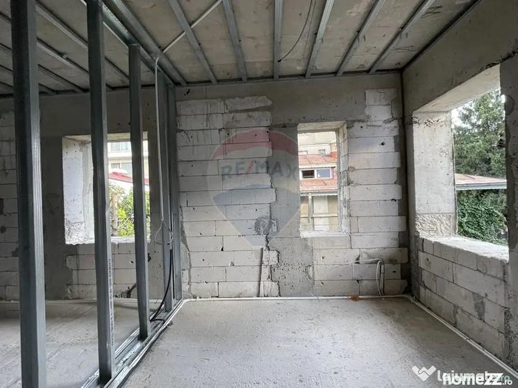 Casă cu 4 camere cu Teren 370 Mp în Dorobanți