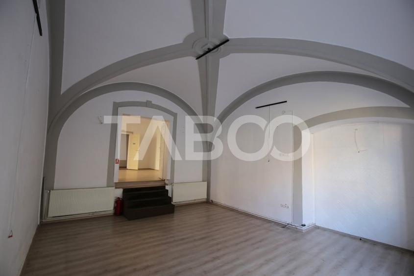 Spatiu comercial de inchiriat in zona Centrala 75mpu Sibiu - 2