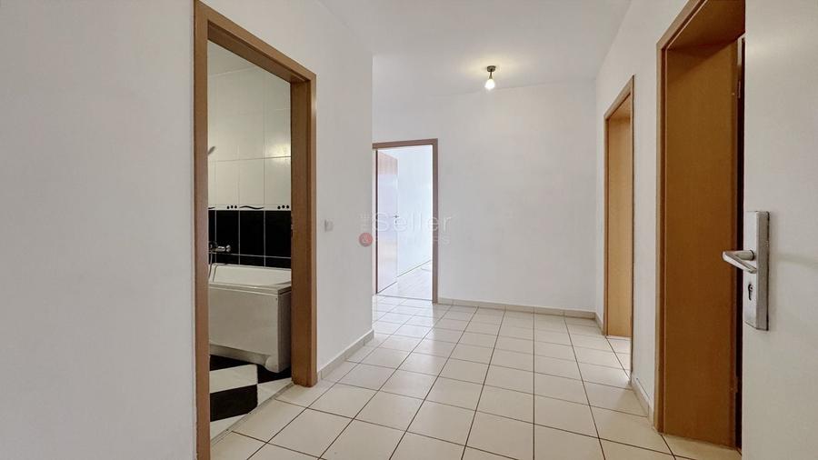 Apartament cu 3 camere decomandat în Avantgarden