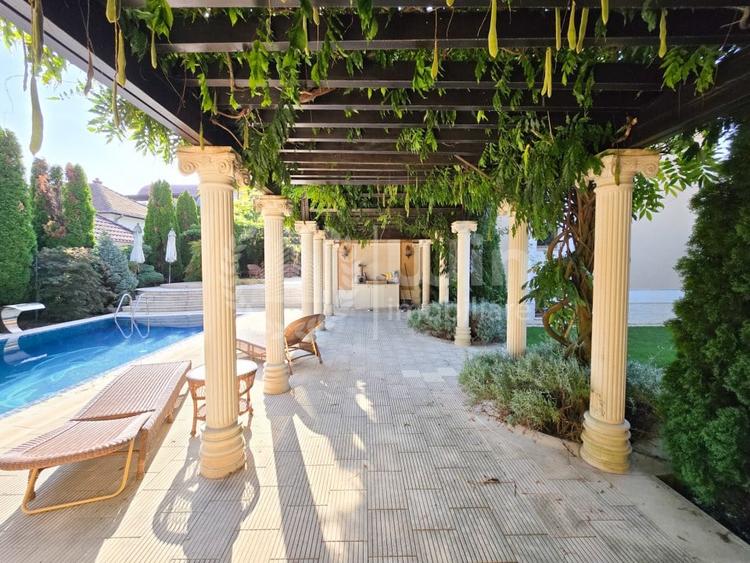 Casă individuală cu 10 camere cu Piscina în Andrei Mureșanu