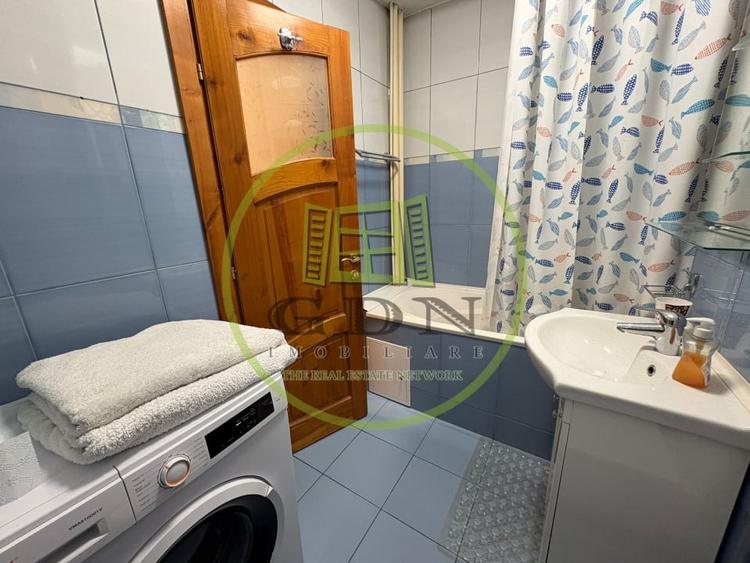 Apartament cu 2 camere decomandat, mobilat în Central