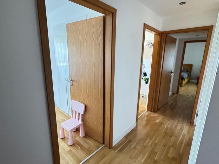 Apartament cu 4 camere decomandat, mobilat în Sisești