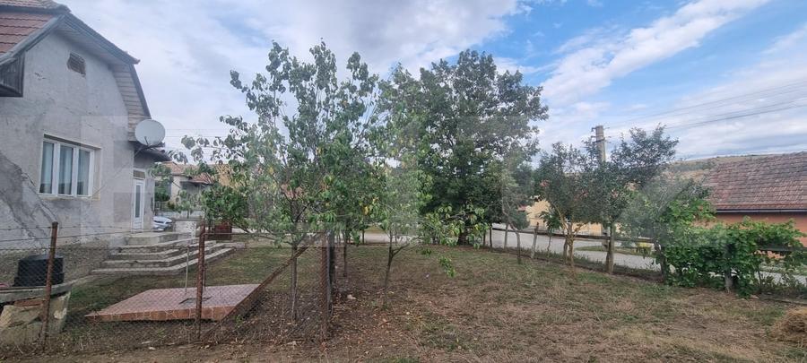 Casă individuală cu 2 camere cu Canalizare în Ceanu Mare